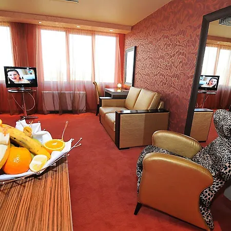 Otel Leipzig 4*